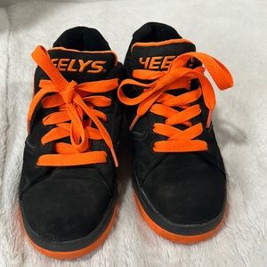 Kids Heelys Black and Neon Orange Youth size 4